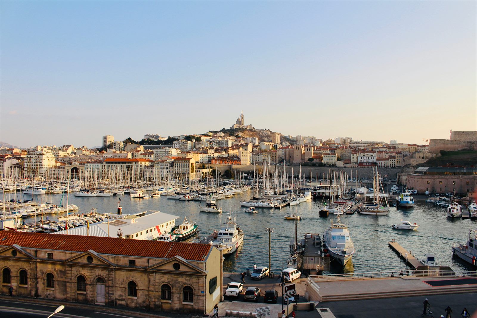 Chauffeur privé VTC à Marseille — GNN Private Driver, trajet longue distance depuis Paris