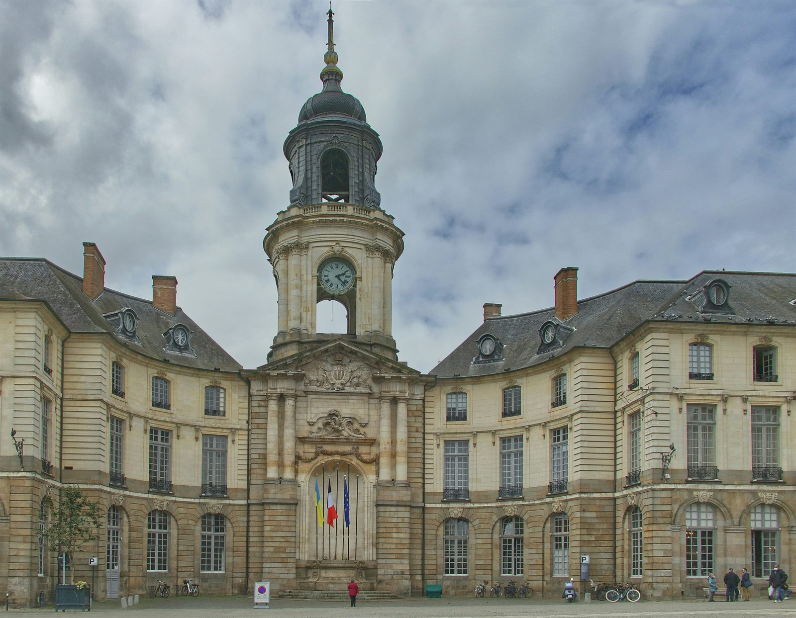 Chauffeur privé VTC à Rennes — GNN Private Driver, trajet longue distance depuis Paris